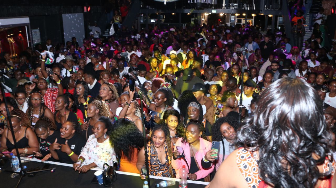 Ngemi Crowd